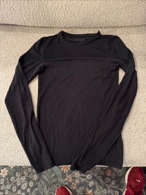 Women’s Small Djerf Avenue Long-Sleeve Crew Neck Shirt - Black